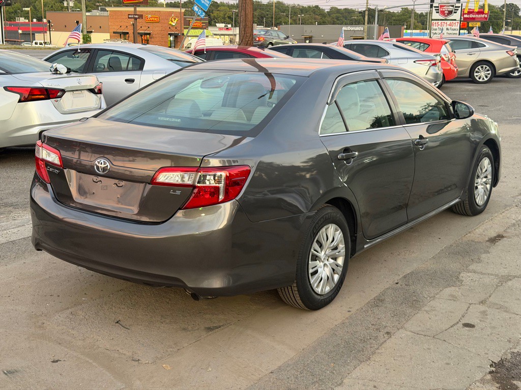 2014 Toyota Camry Image 5