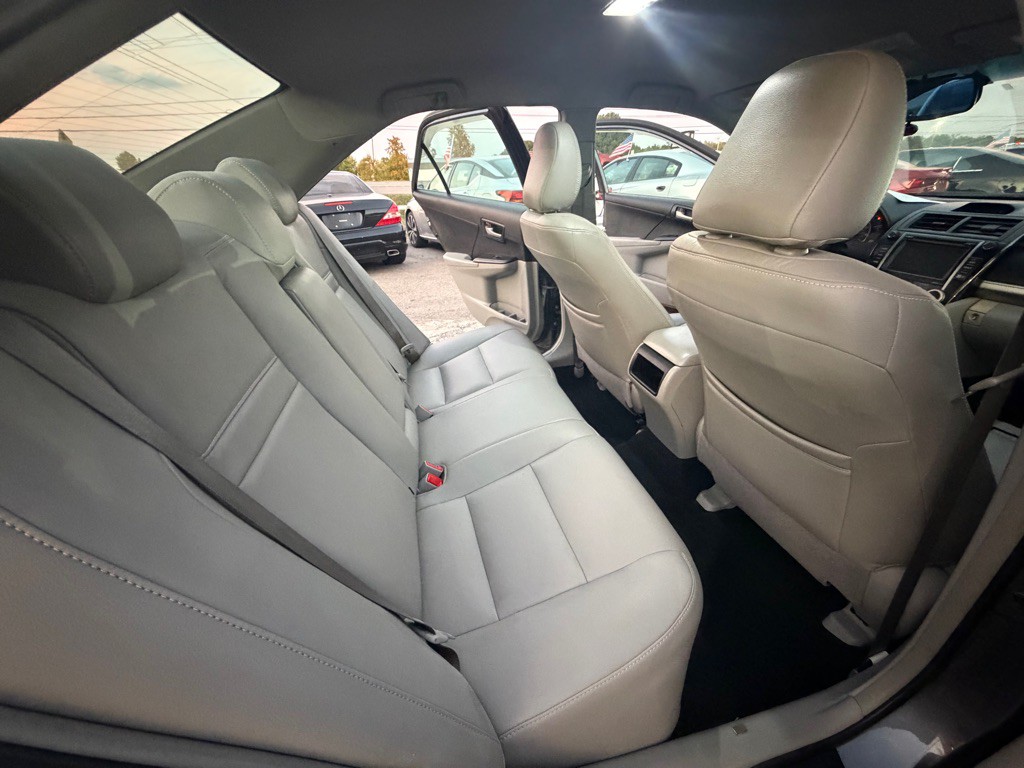 2014 Toyota Camry Image 11