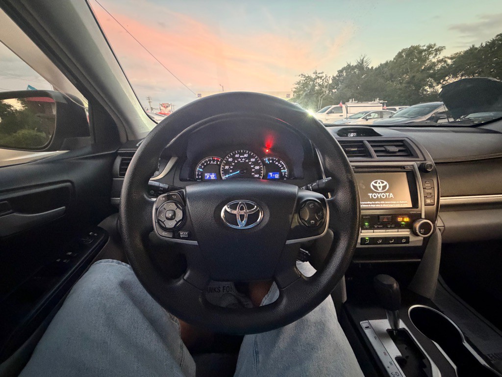 2014 Toyota Camry Image 12
