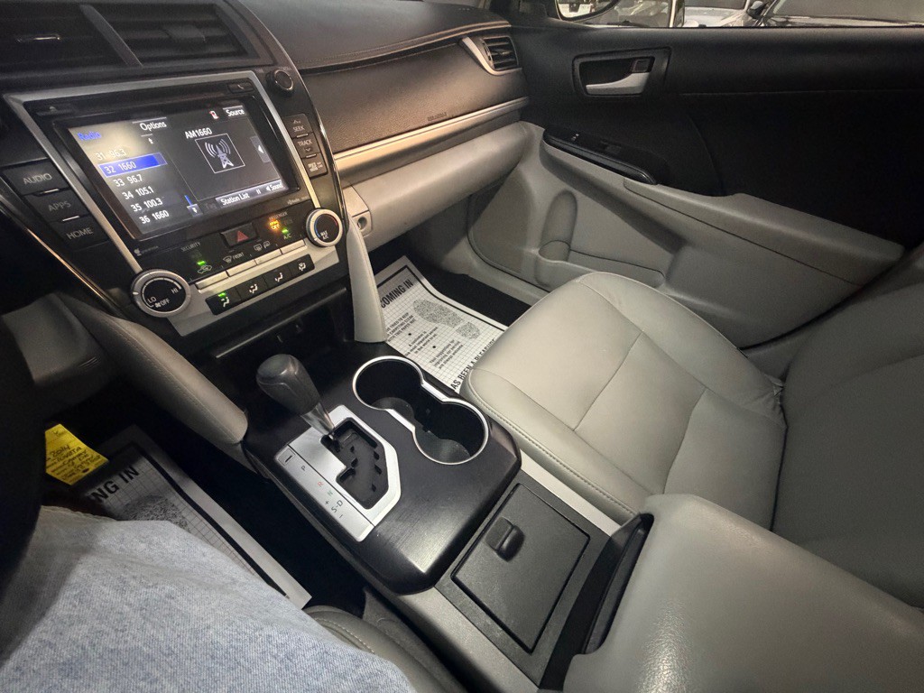2014 Toyota Camry Image 14