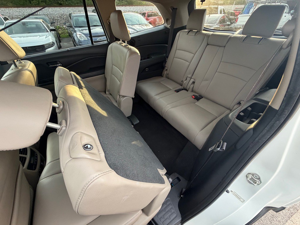 2016 Honda Pilot Image 12