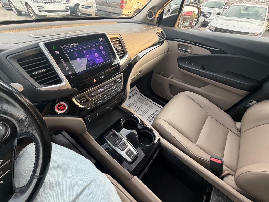 2016 Honda Pilot Image 16