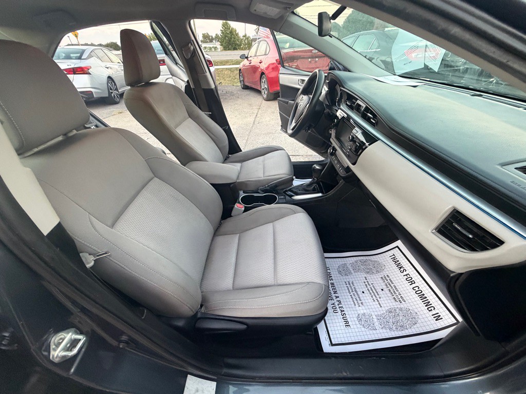 2015 Toyota Corolla Image 9