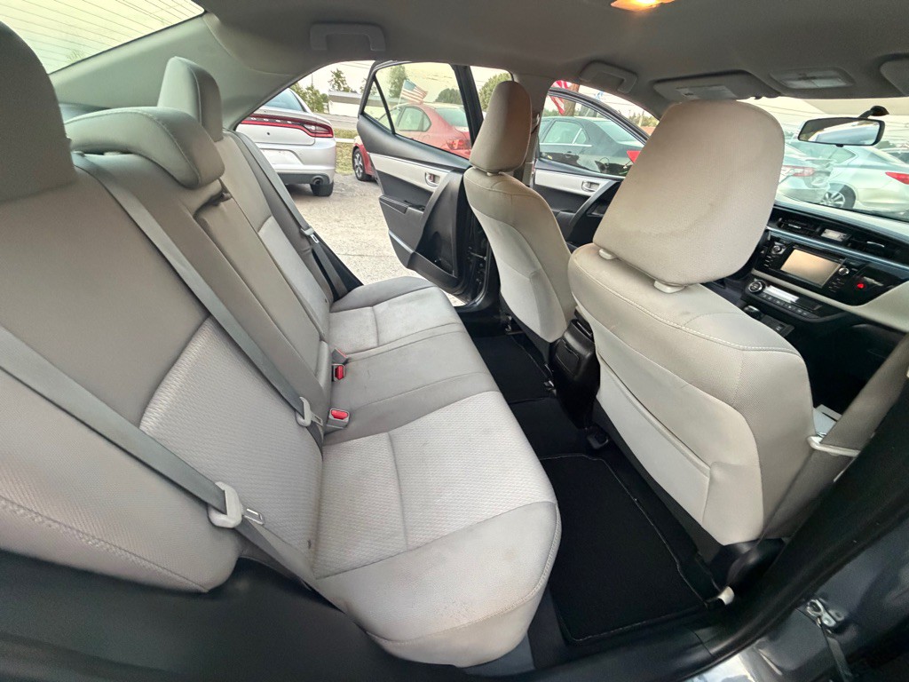 2015 Toyota Corolla Image 11