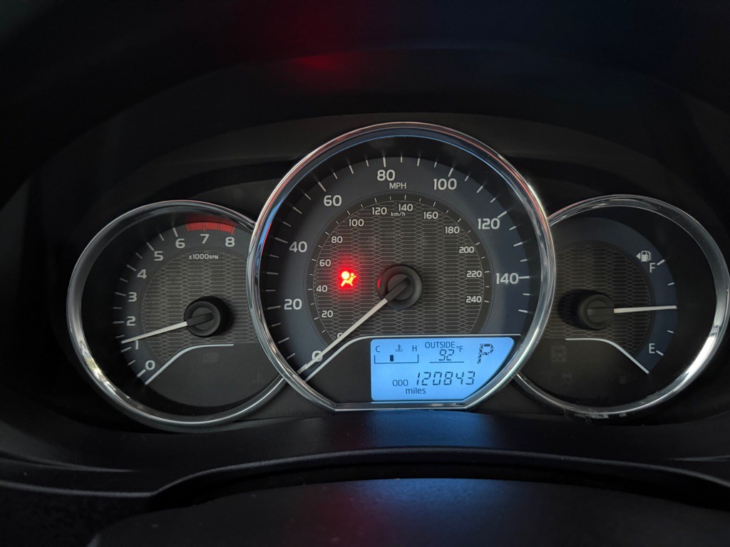 2015 Toyota Corolla Image 13