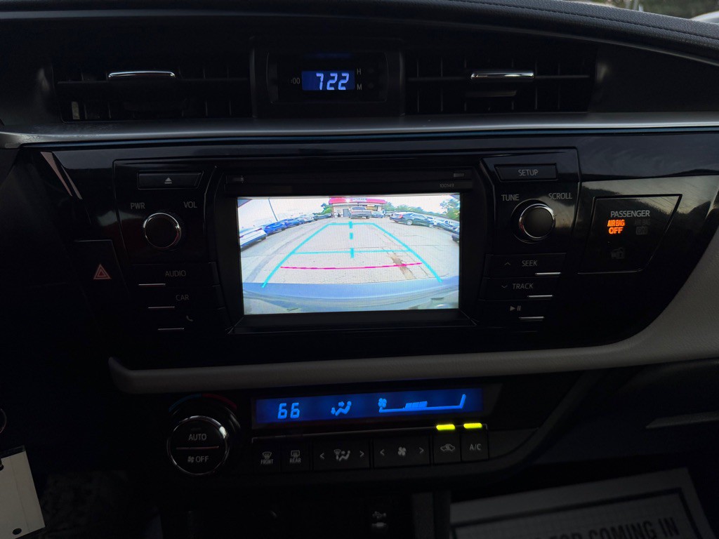 2015 Toyota Corolla Image 15