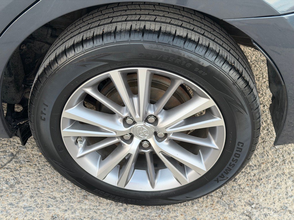 2015 Toyota Corolla Image 16