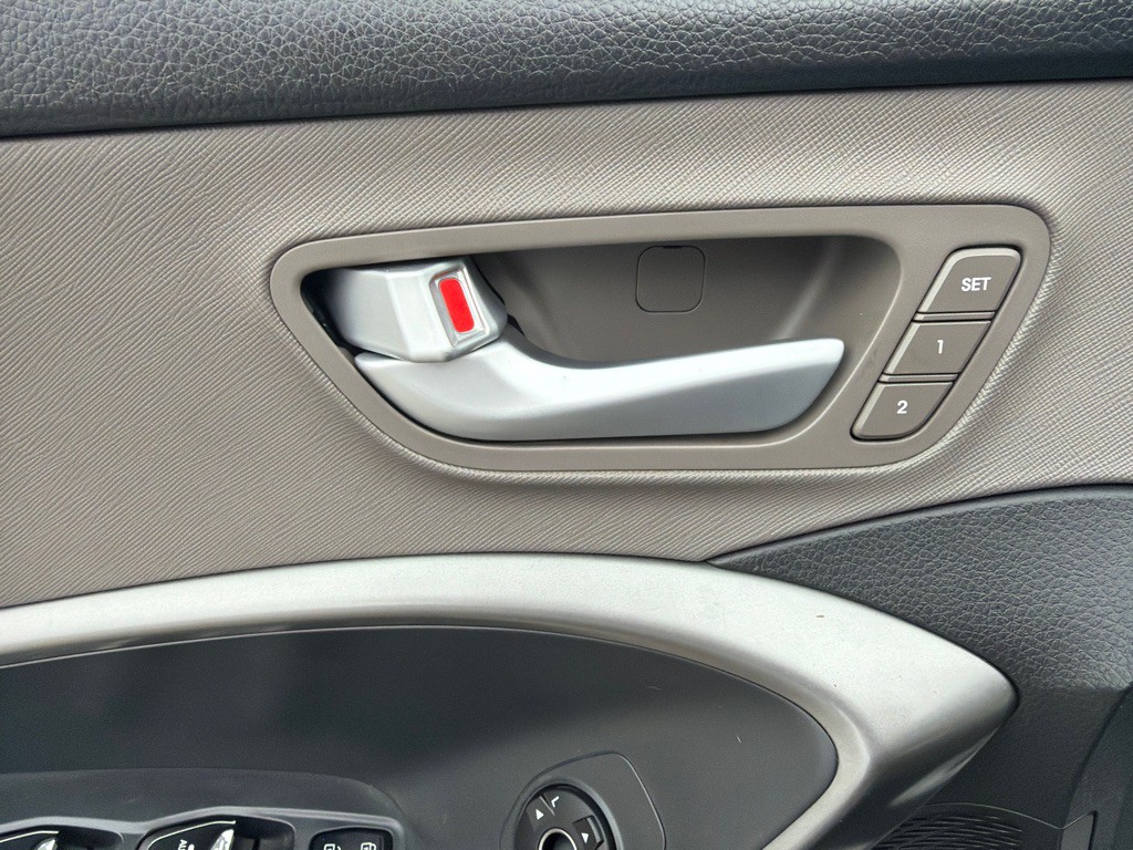 2018 Hyundai Santa Fe Image 19