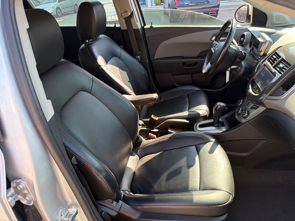 2015 Chevrolet Sonic Image 12