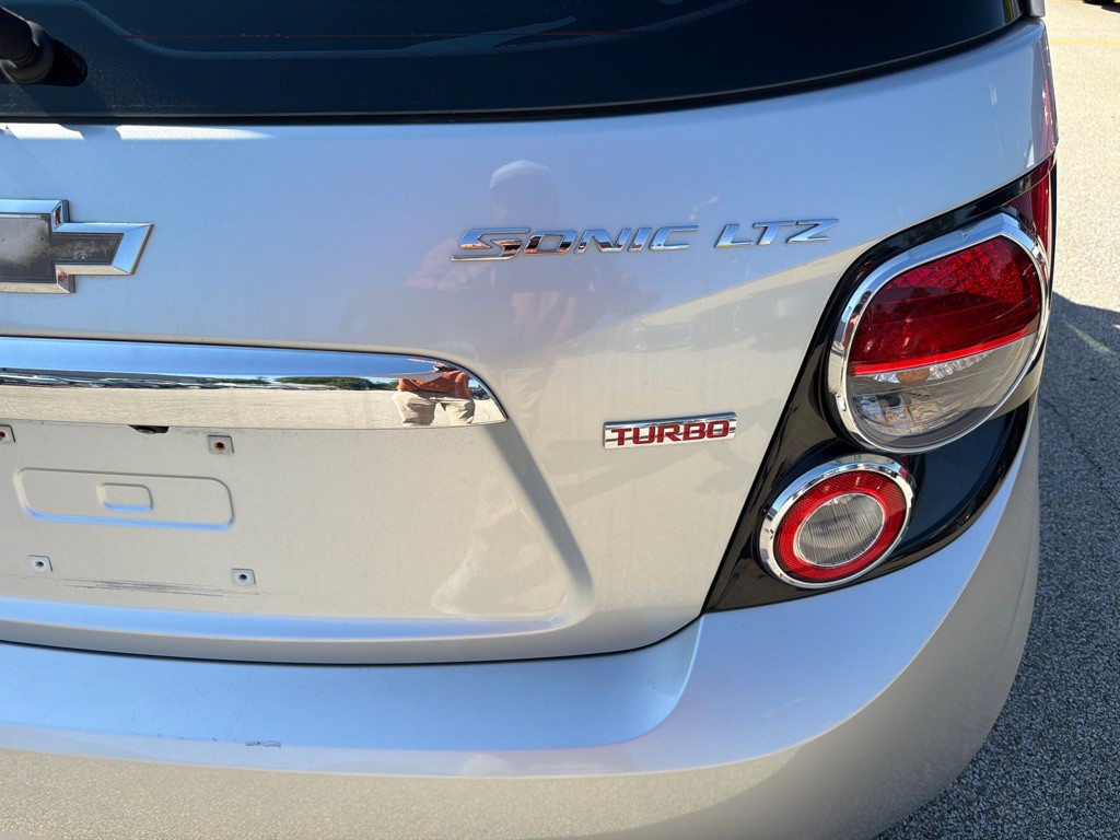 2015 Chevrolet Sonic Image 17