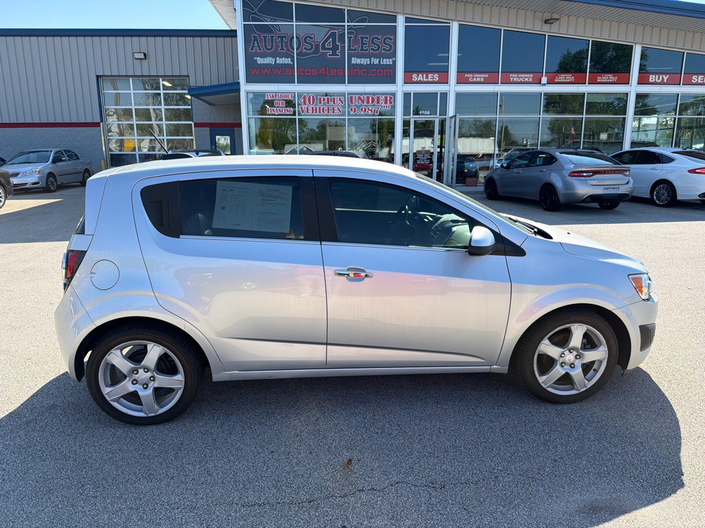 2015 Chevrolet Sonic Image 1