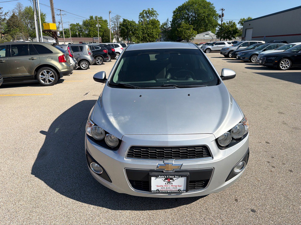 2015 Chevrolet Sonic Image 3