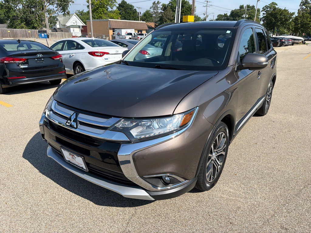 2016 Mitsubishi Outlander Image 4