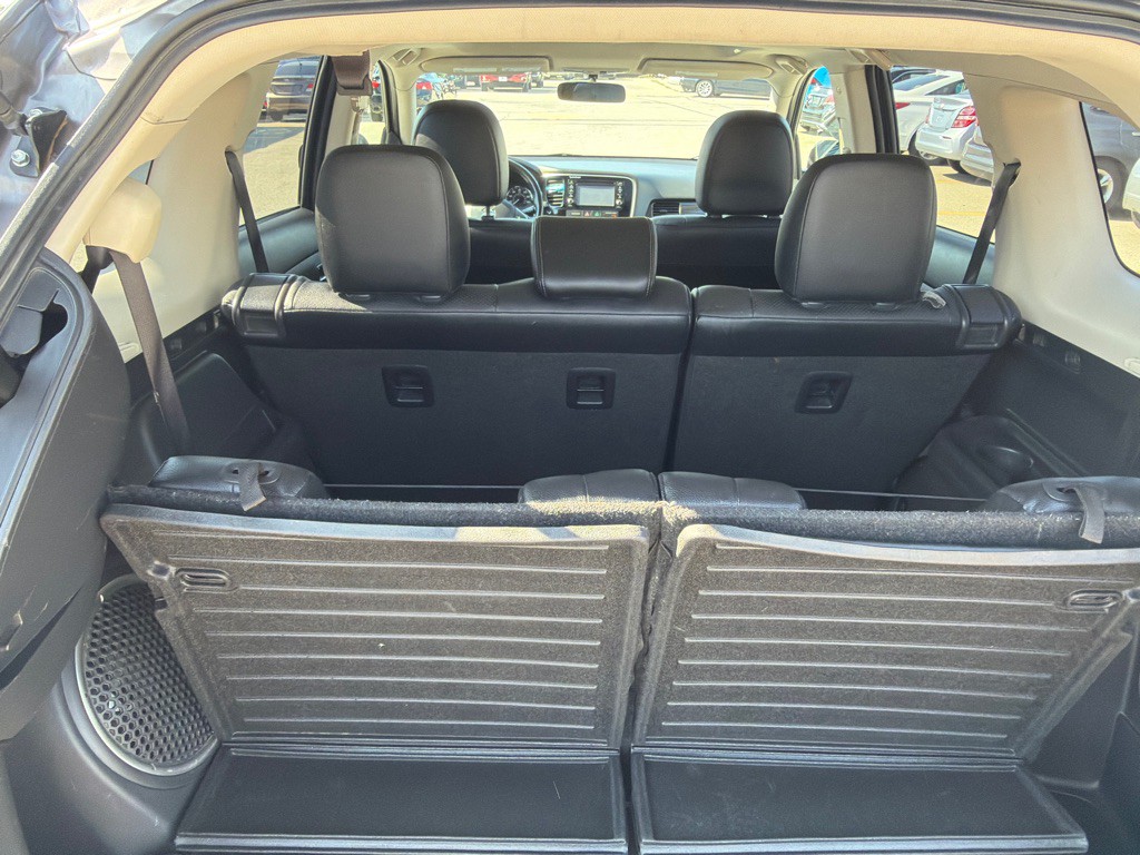 2016 Mitsubishi Outlander Image 11