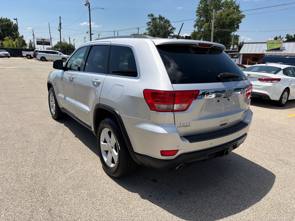 2011 Jeep Grand Cherokee Image 6