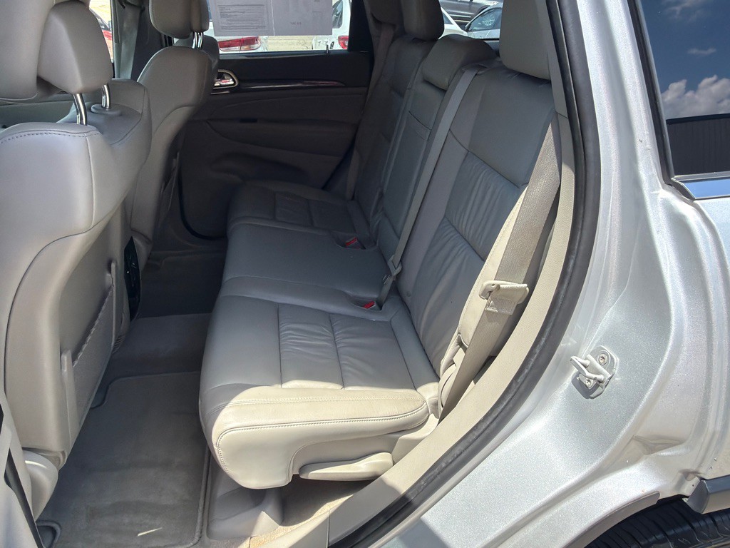 2011 Jeep Grand Cherokee Image 12