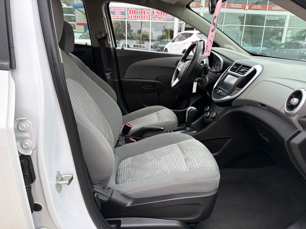 2017 Chevrolet Sonic Image 7