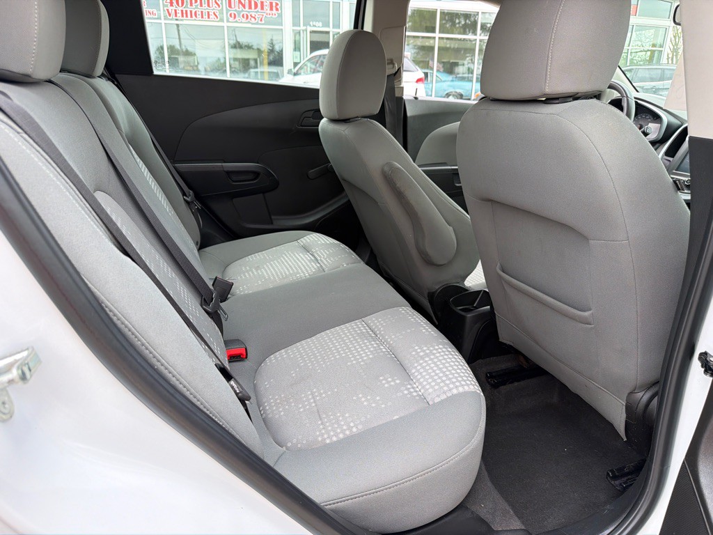 2017 Chevrolet Sonic Image 8