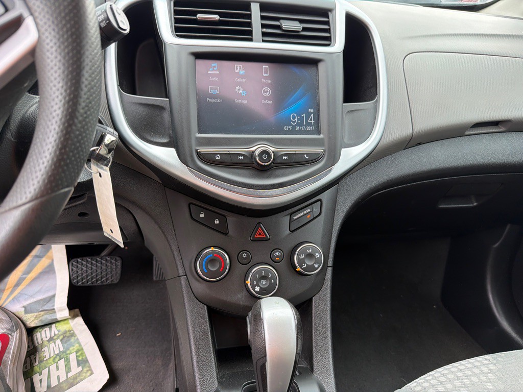 2017 Chevrolet Sonic Image 12