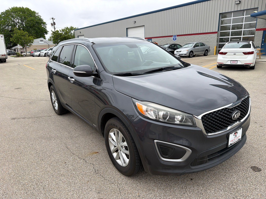 2016 Kia Sorento Image 2