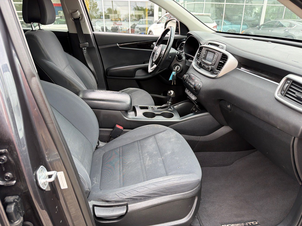 2016 Kia Sorento Image 9