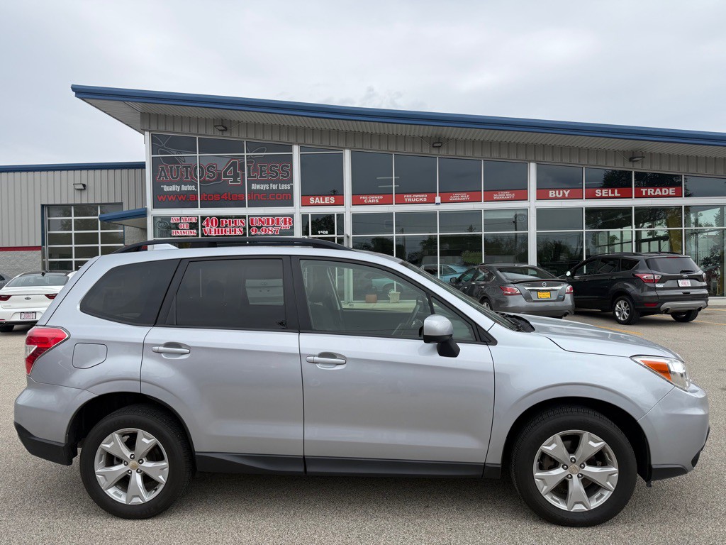 2016 Subaru Forester Image 1