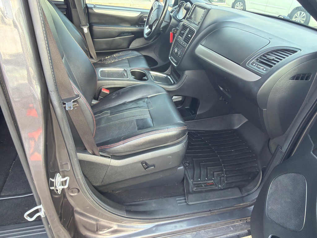 2017 Dodge Grand Caravan Image 9