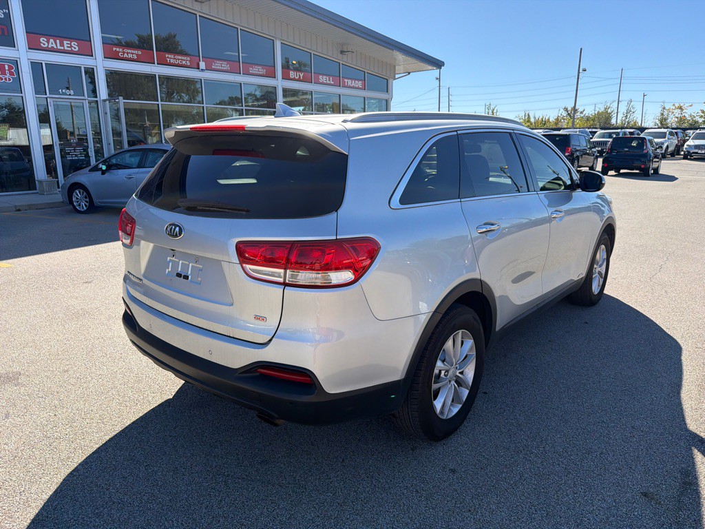 2017 Kia Sorento Image 8