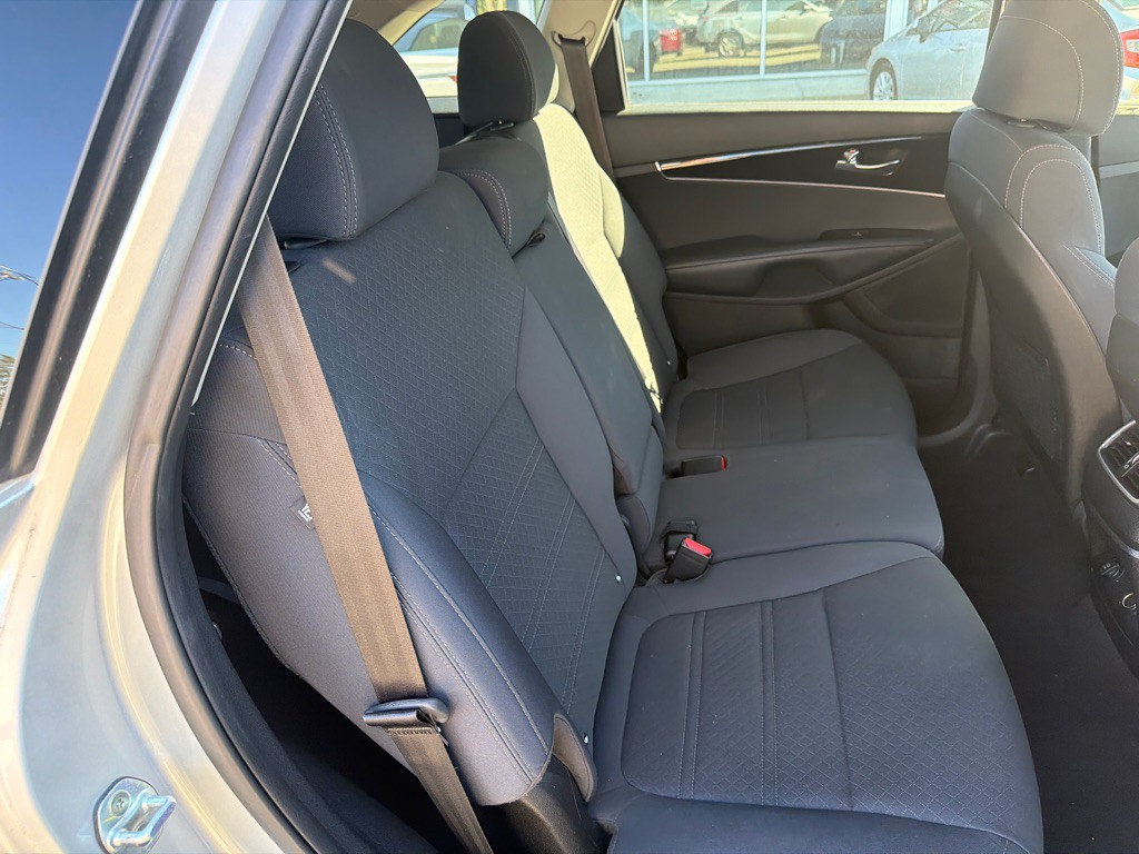 2017 Kia Sorento Image 10