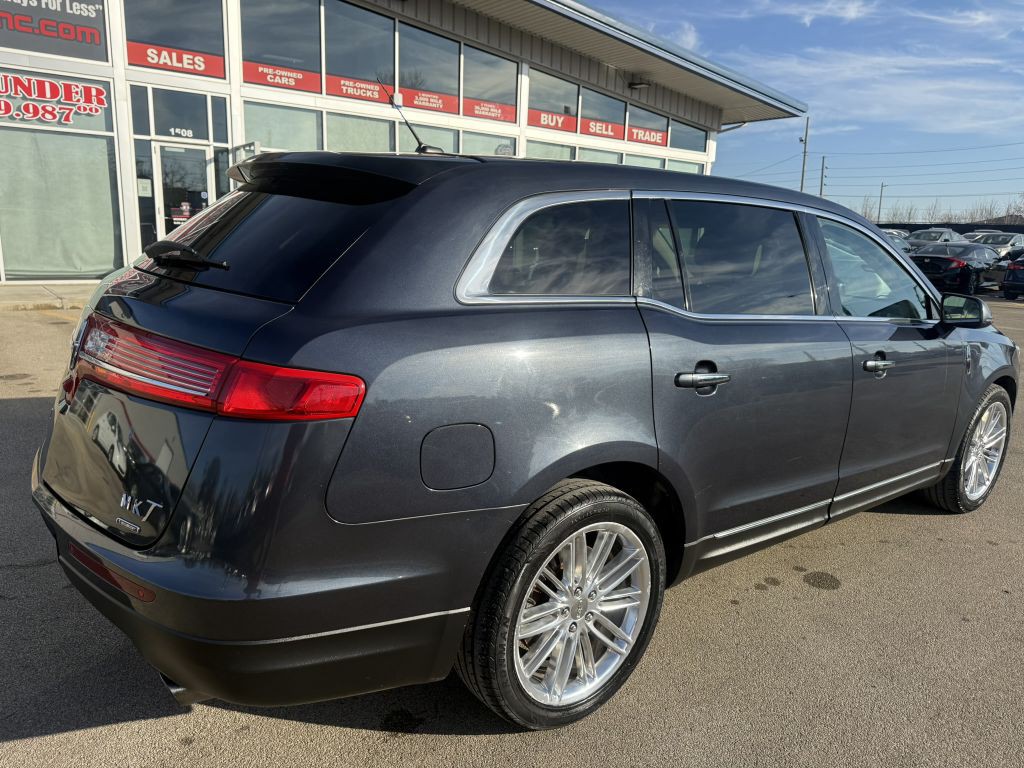 2014 Lincoln MKT Image 4