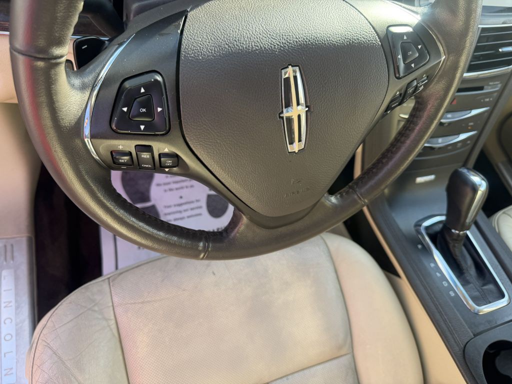 2014 Lincoln MKT Image 7