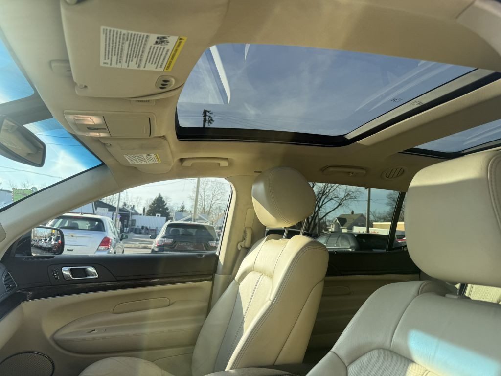 2014 Lincoln MKT Image 11
