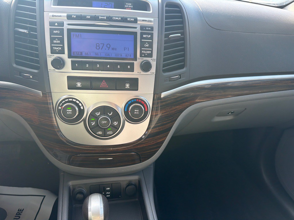 2012 Hyundai Santa Fe Image 20