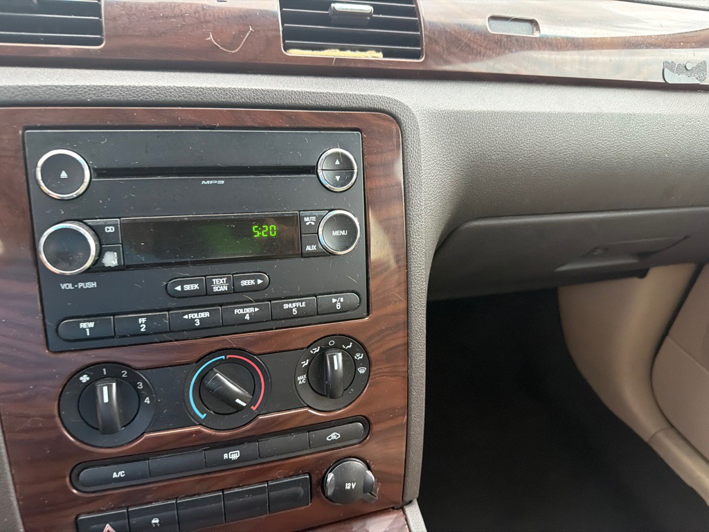 2008 Ford Taurus Image 13