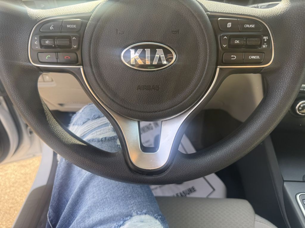 2017 Kia Optima Image 11