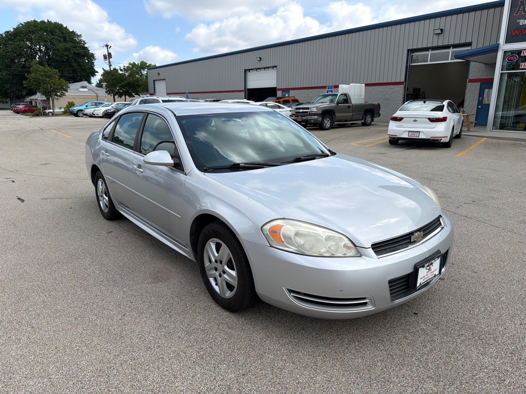 2011 Chevrolet Impala Image 2