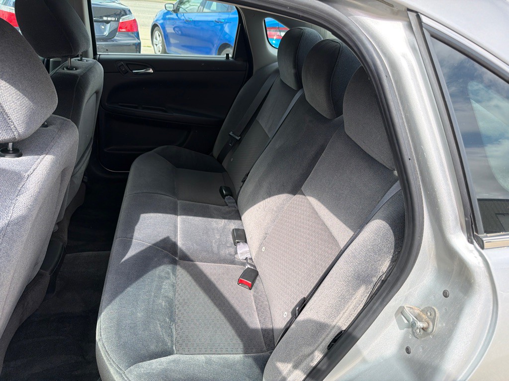 2011 Chevrolet Impala Image 10