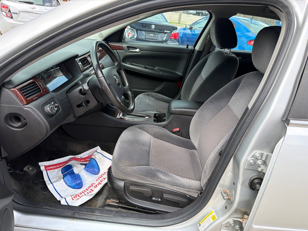 2011 Chevrolet Impala Image 11