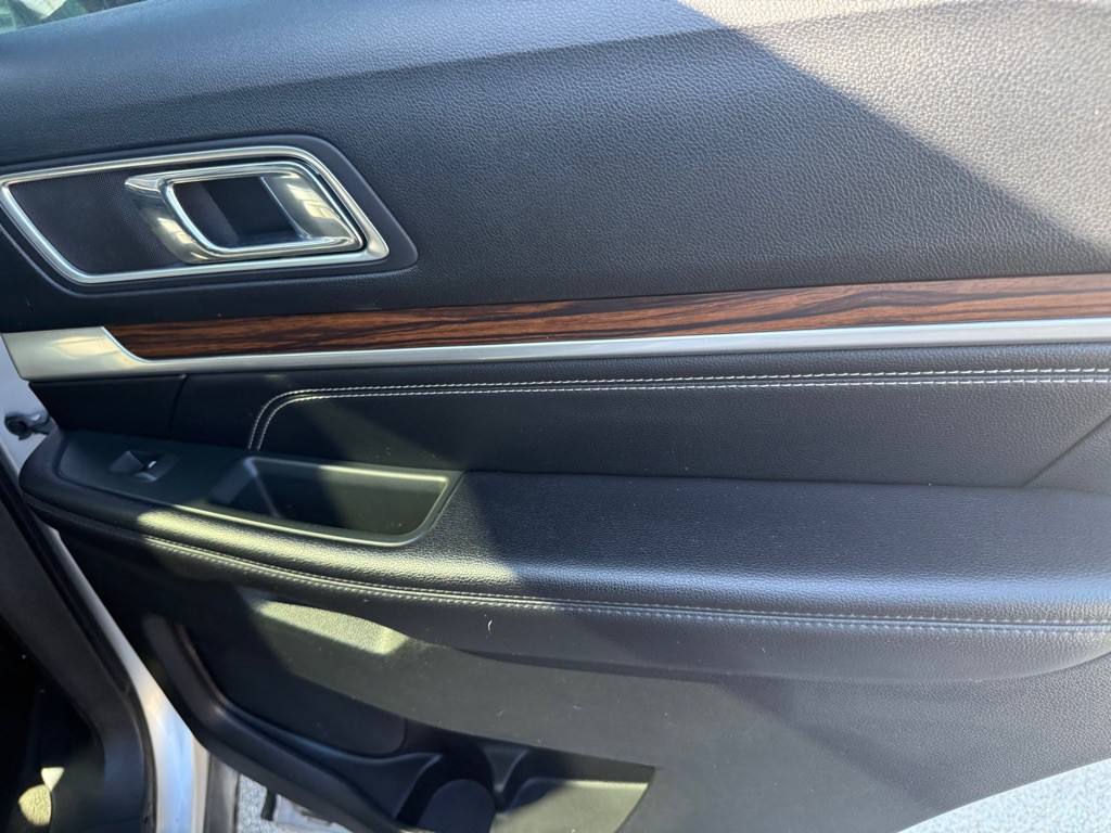 2016 Ford Explorer Image 21