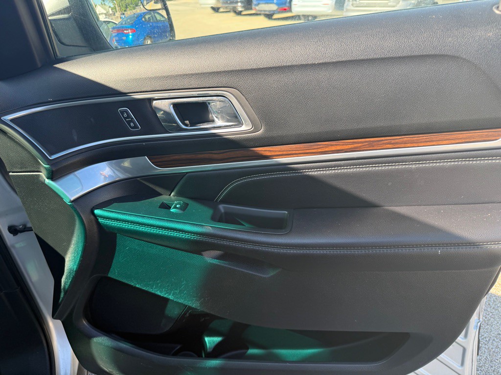 2016 Ford Explorer Image 23