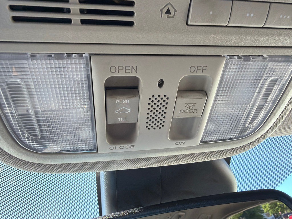 2014 Honda Odyssey Image 21