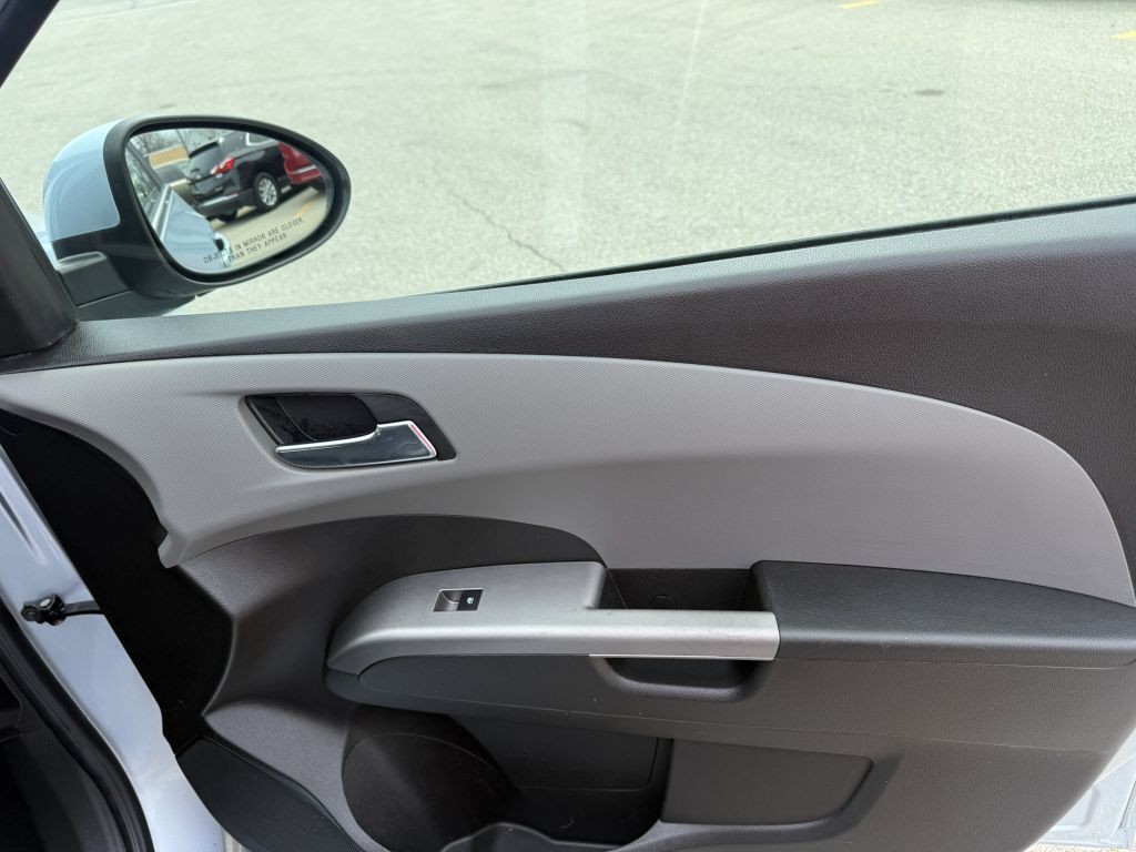 2017 Chevrolet Sonic Image 22