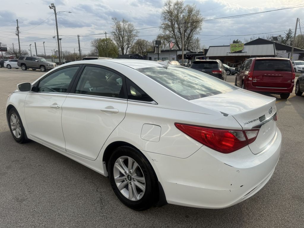 2013 Hyundai Sonata Image 3