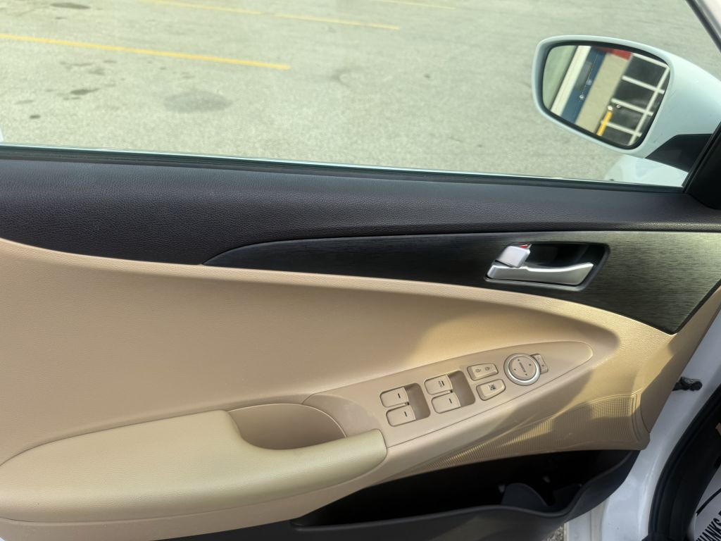 2013 Hyundai Sonata Image 6