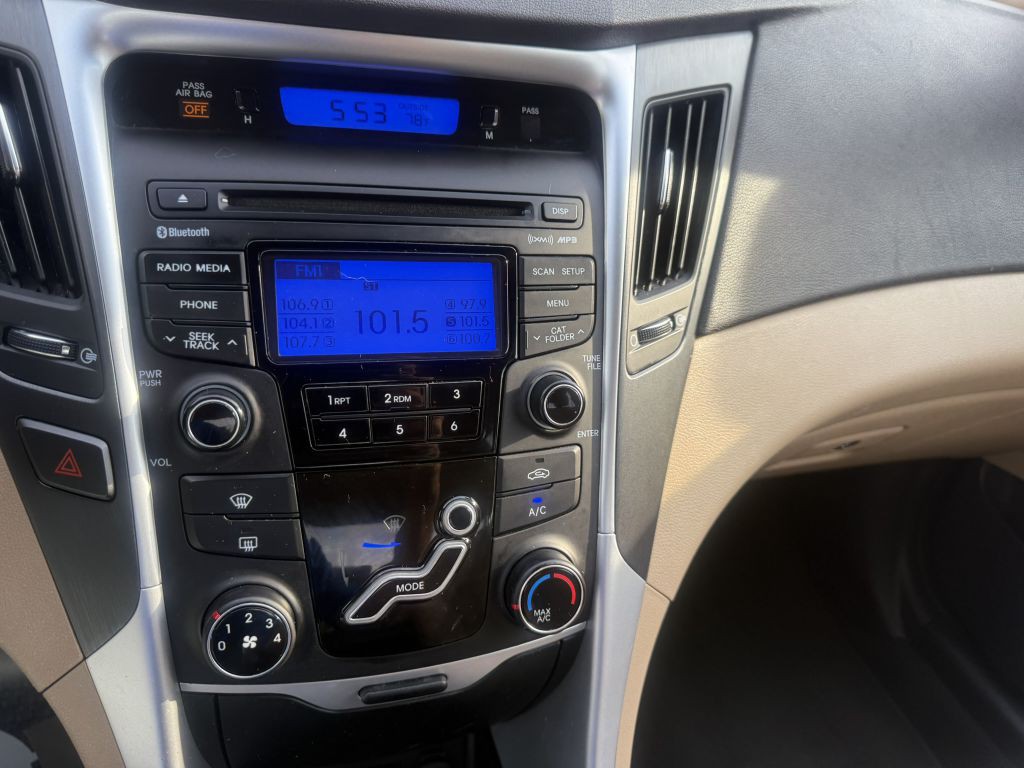 2013 Hyundai Sonata Image 9