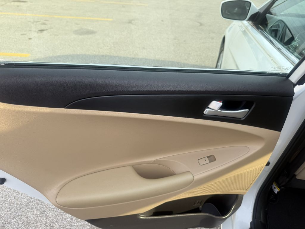 2013 Hyundai Sonata Image 10