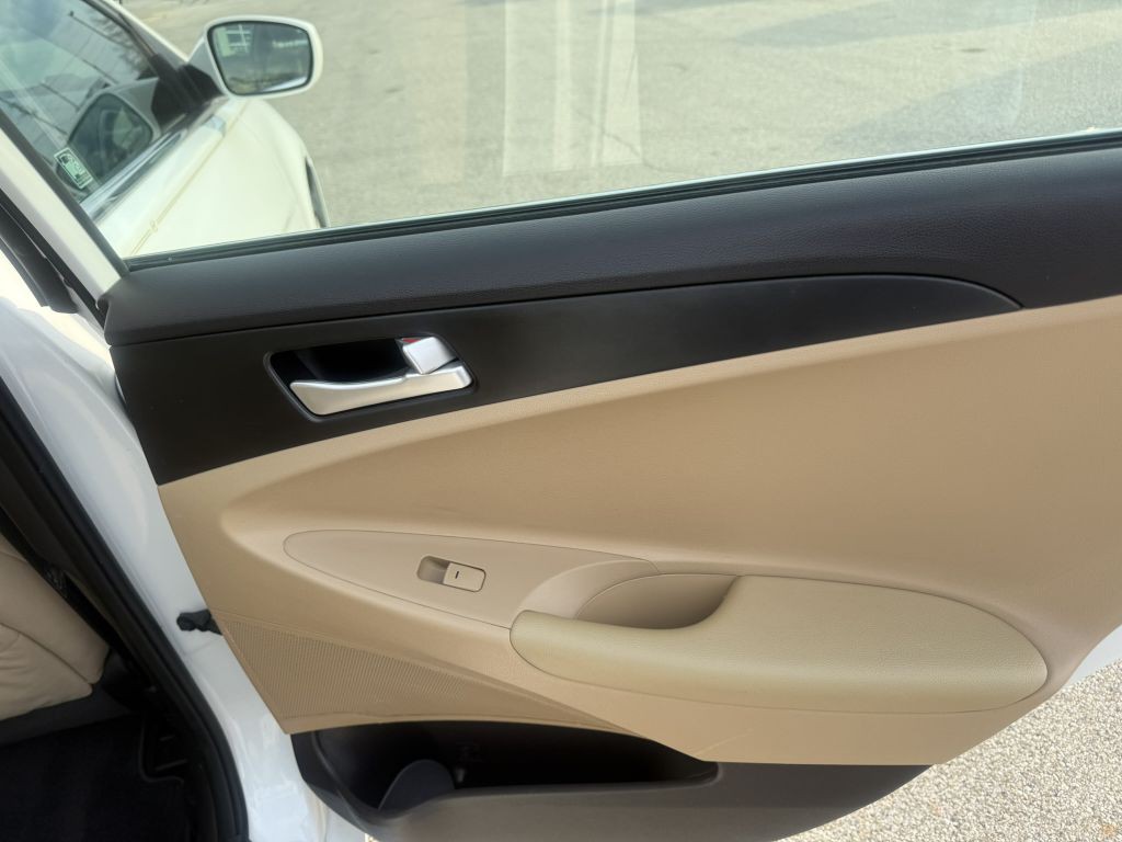 2013 Hyundai Sonata Image 13