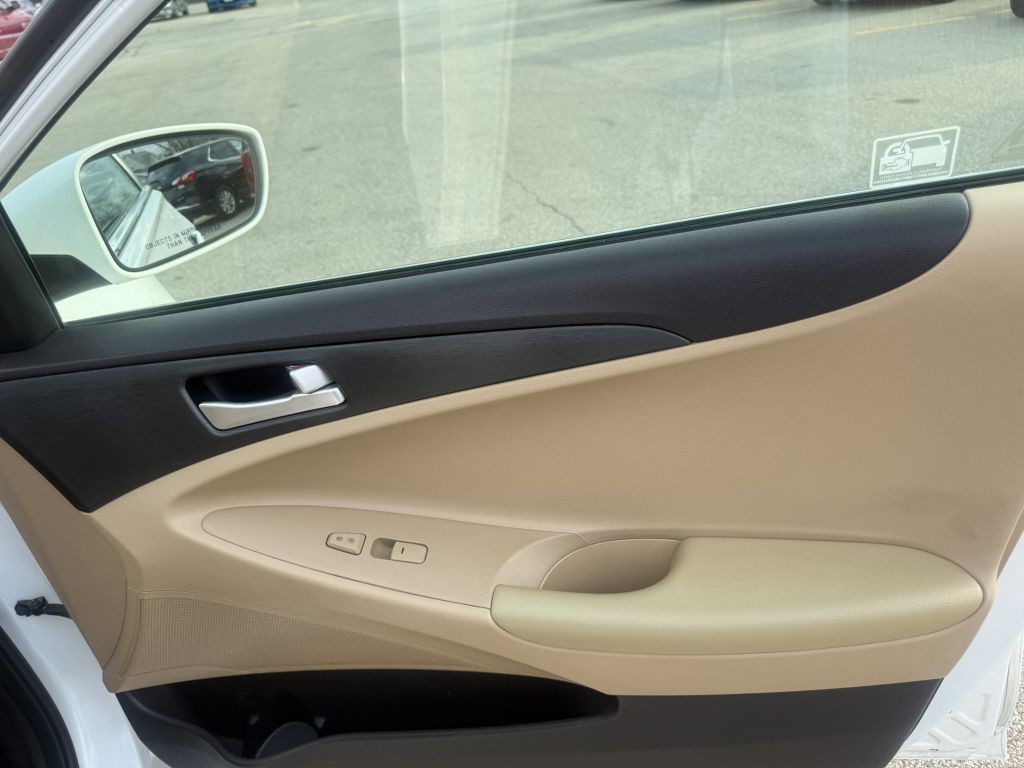 2013 Hyundai Sonata Image 15