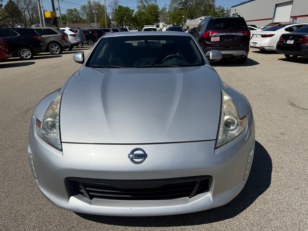 2015 Nissan 370Z Image 3