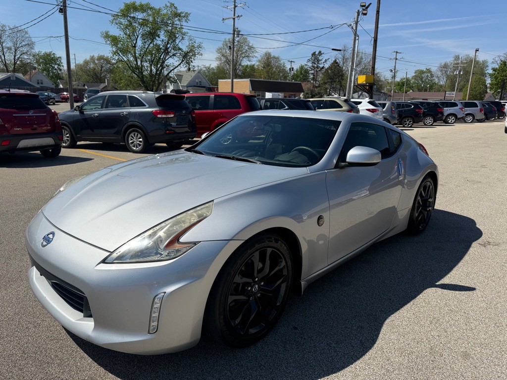 2015 Nissan 370Z Image 4